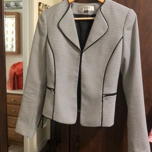 Tahari houndstooth blazer